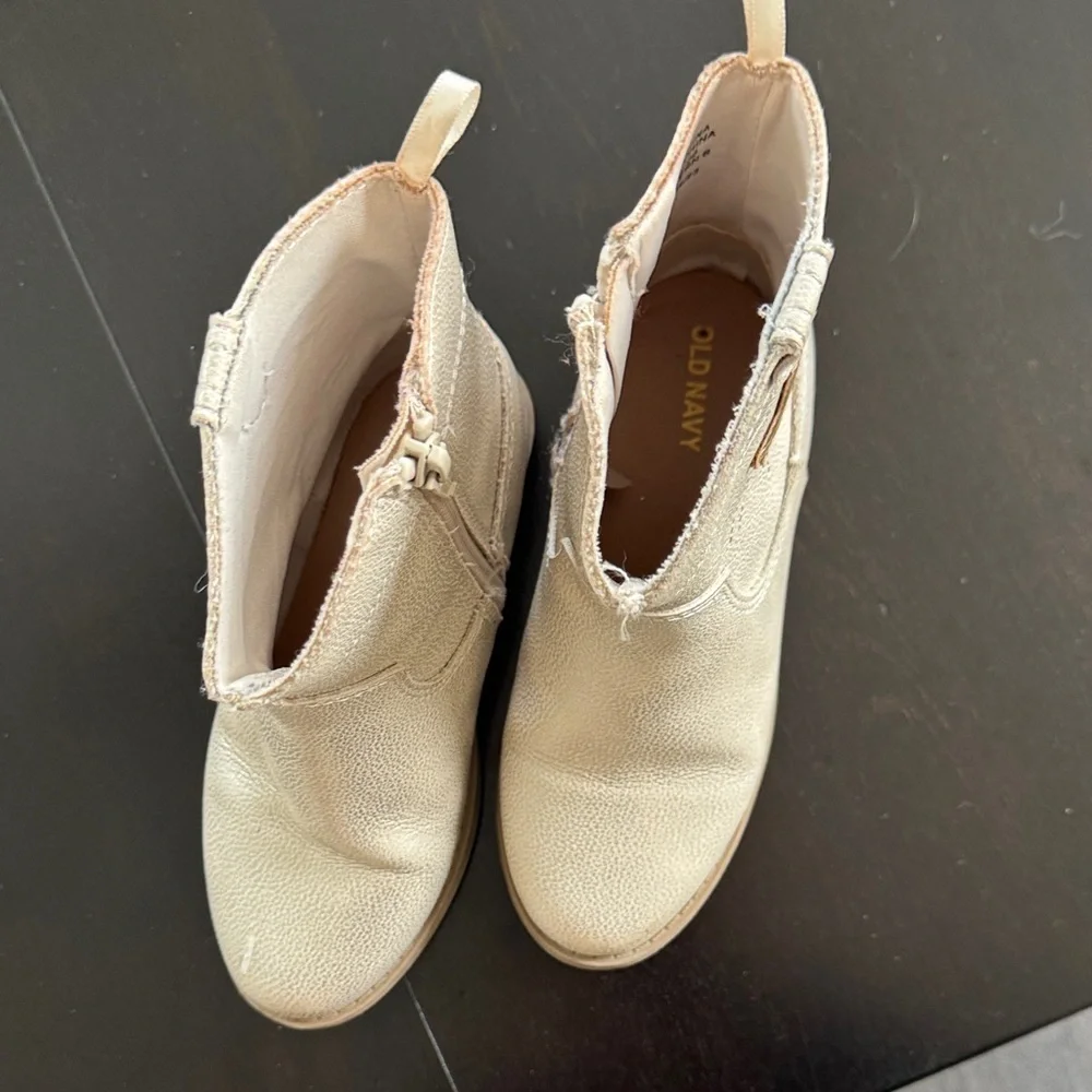 Old Navy Kids Tan Boots with Gold Star